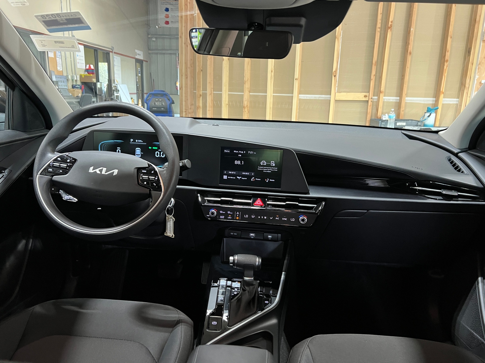 Thumbnail: 2026 Kia Niro - 3