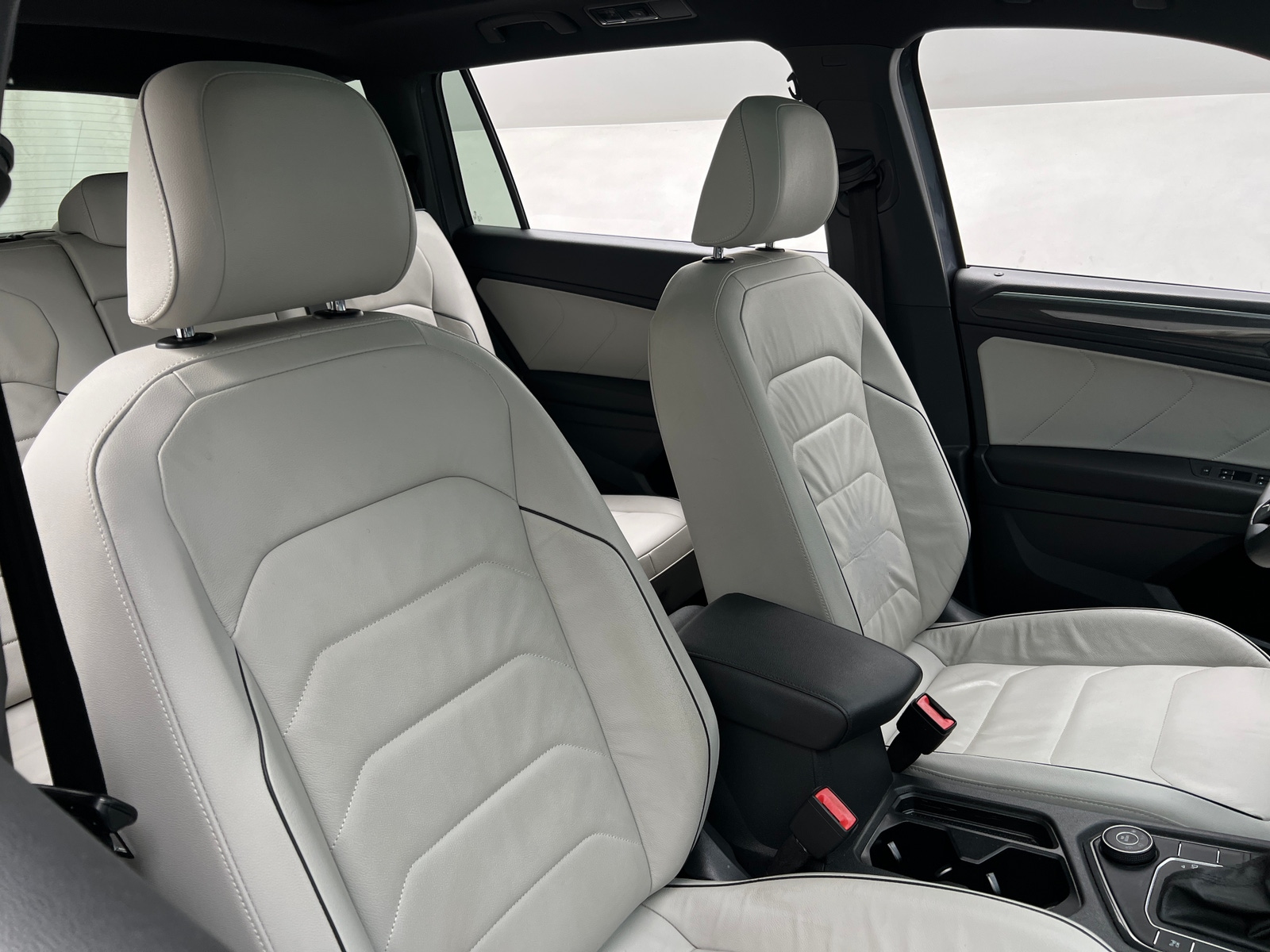 Thumbnail: 2020 Volkswagen Tiguan - 2