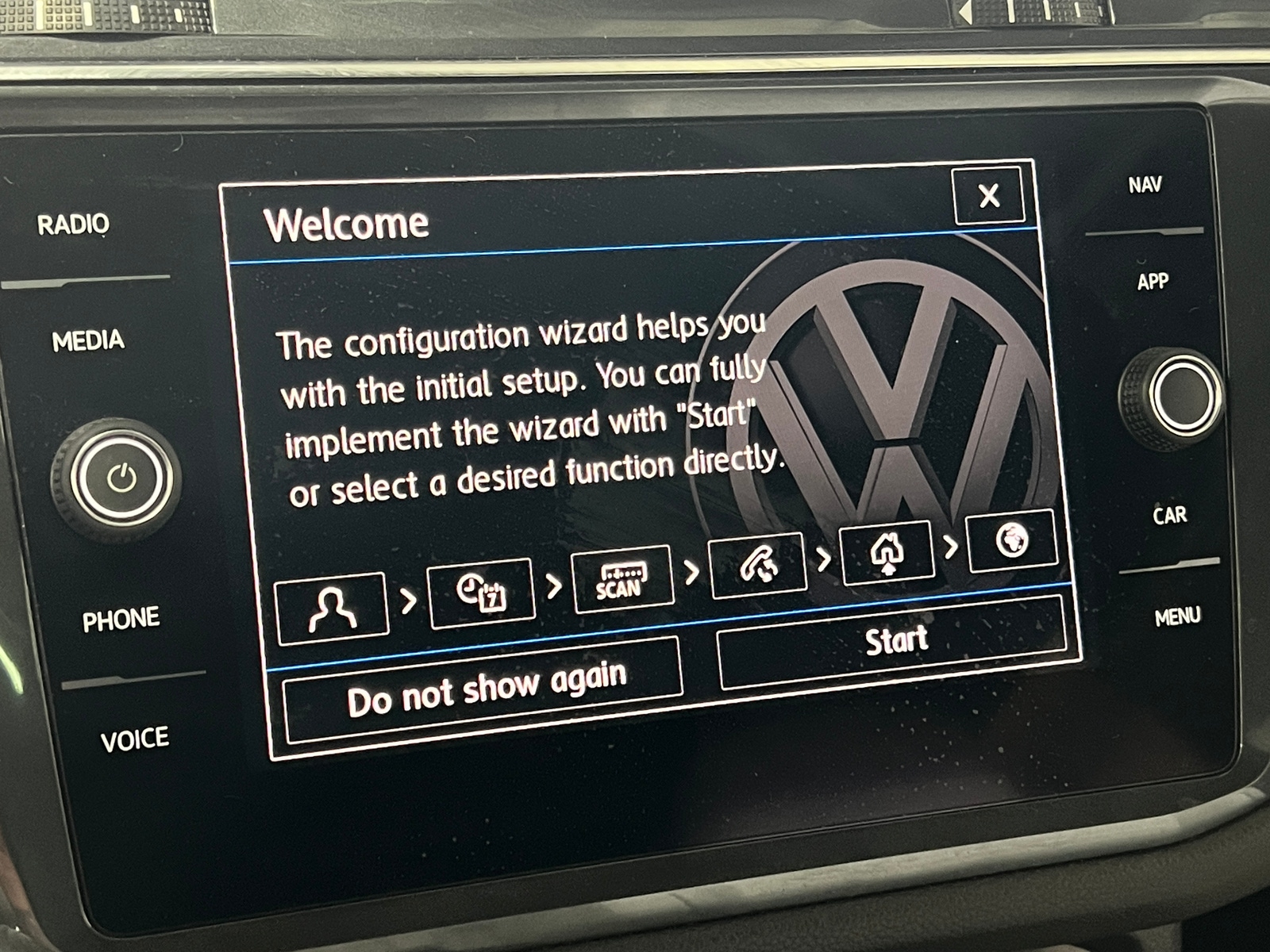 Thumbnail: 2020 Volkswagen Tiguan - 4