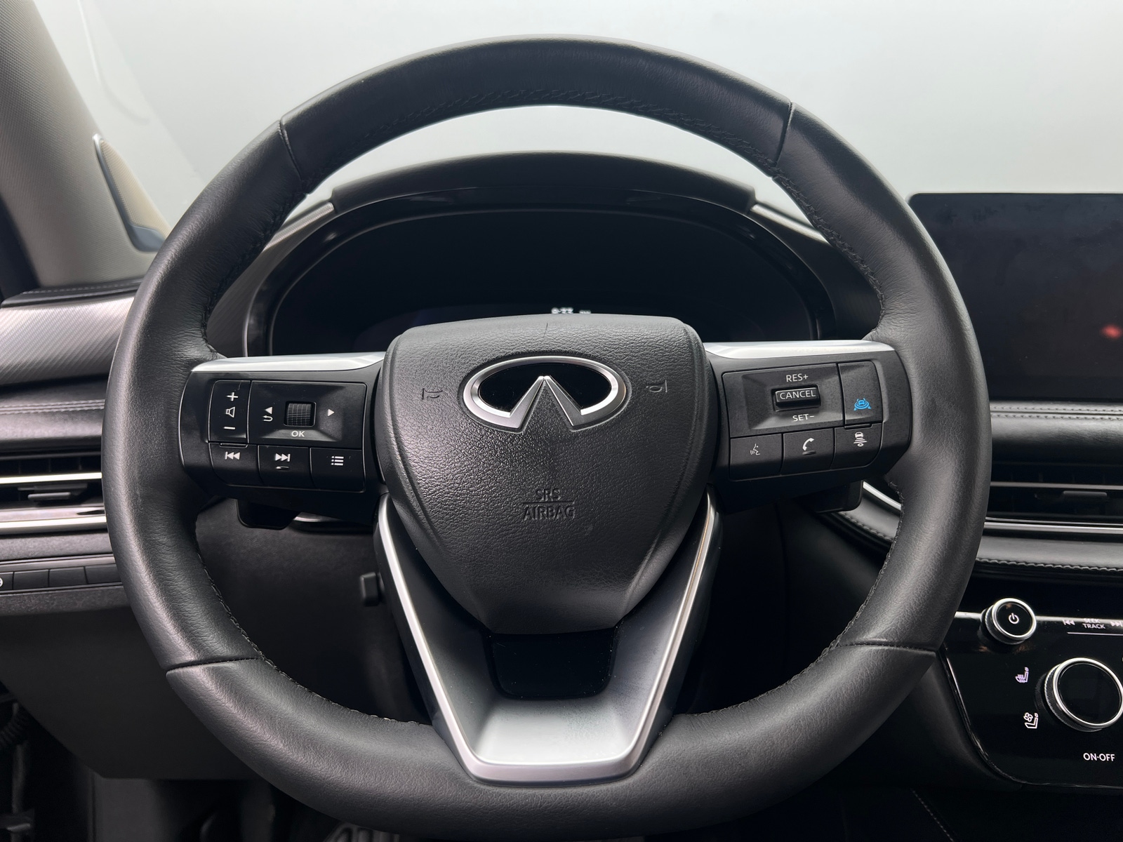 Thumbnail: 2026 INFINITI QX60 - 4