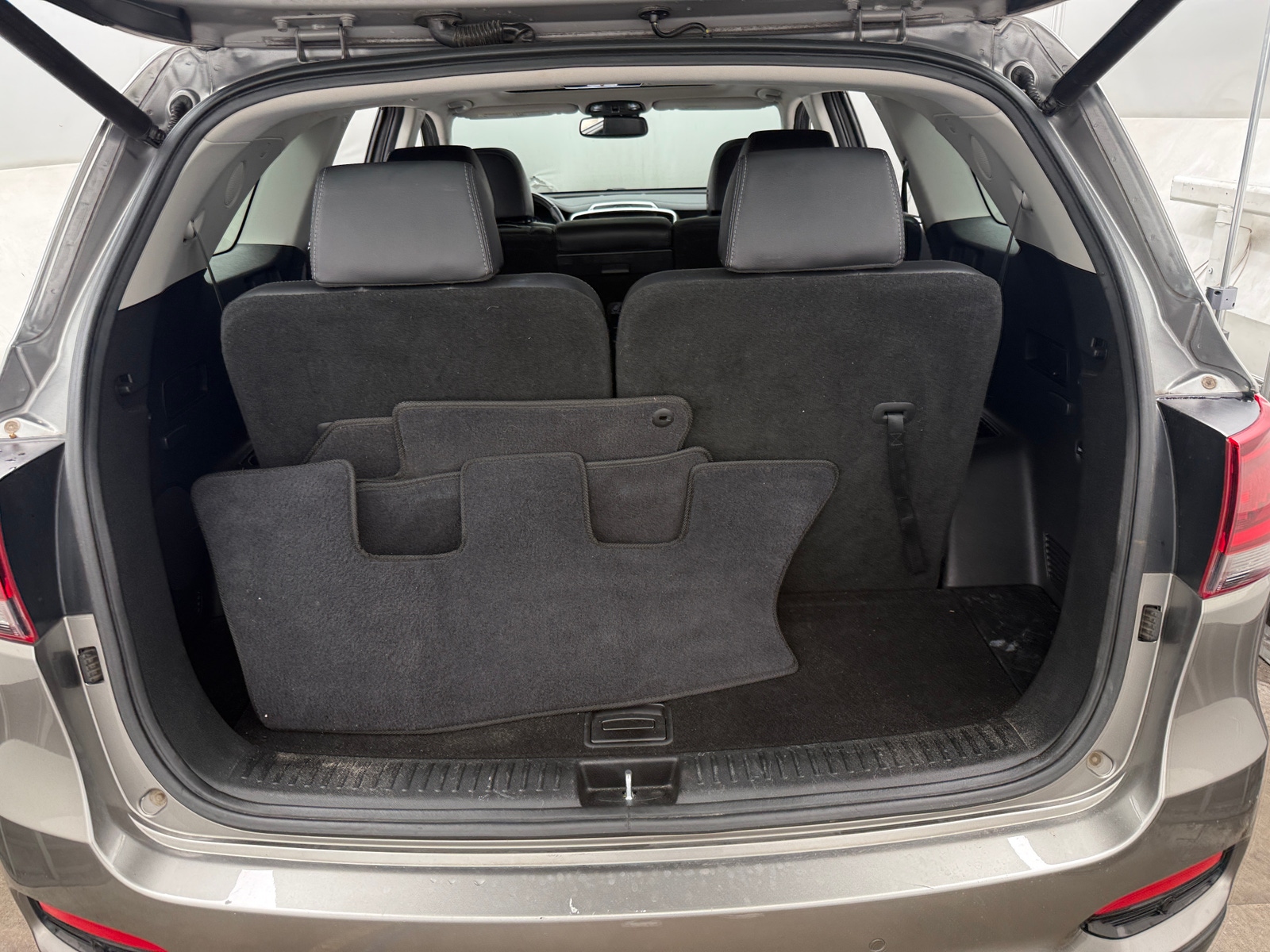 Thumbnail: 2019 Kia Sorento - 6