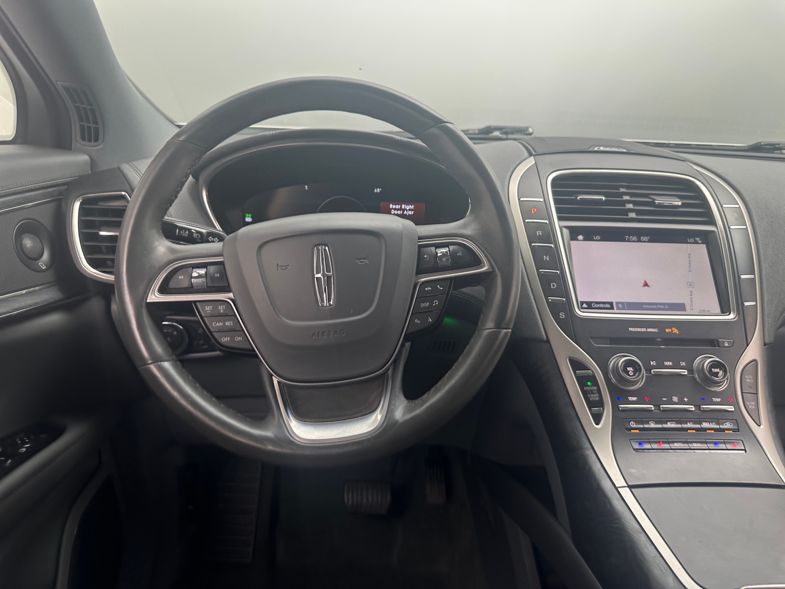 Thumbnail: 2019 Lincoln Nautilus - 4