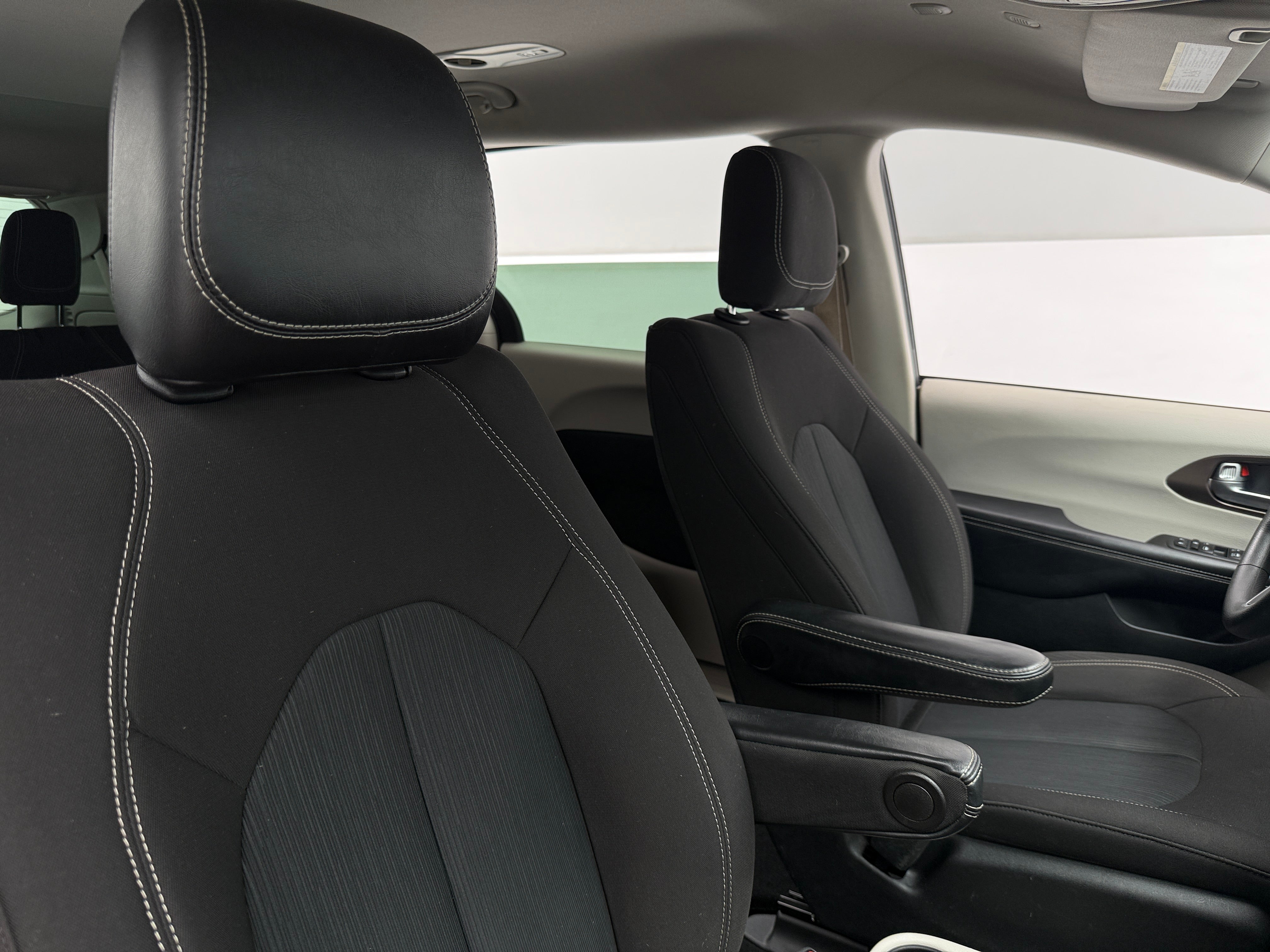 2020 Chrysler Voyager