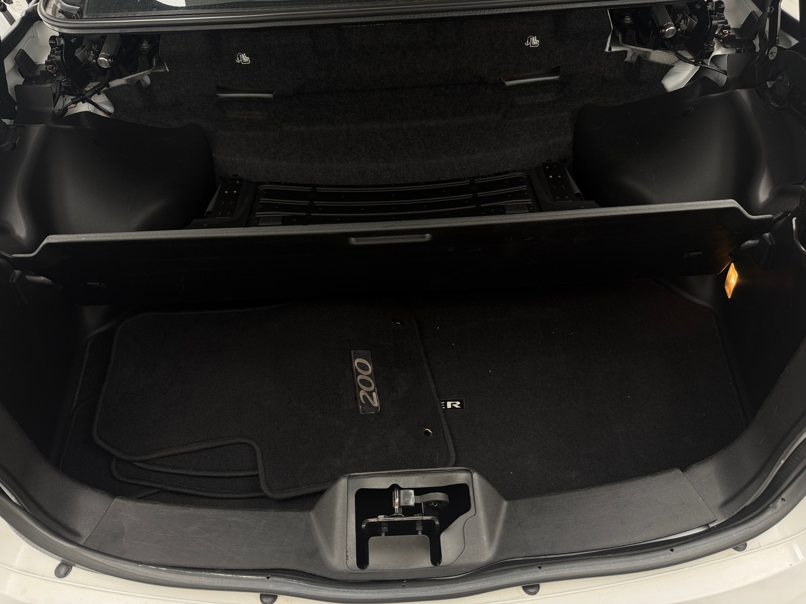 Thumbnail: 2012 Chrysler 200 - 6