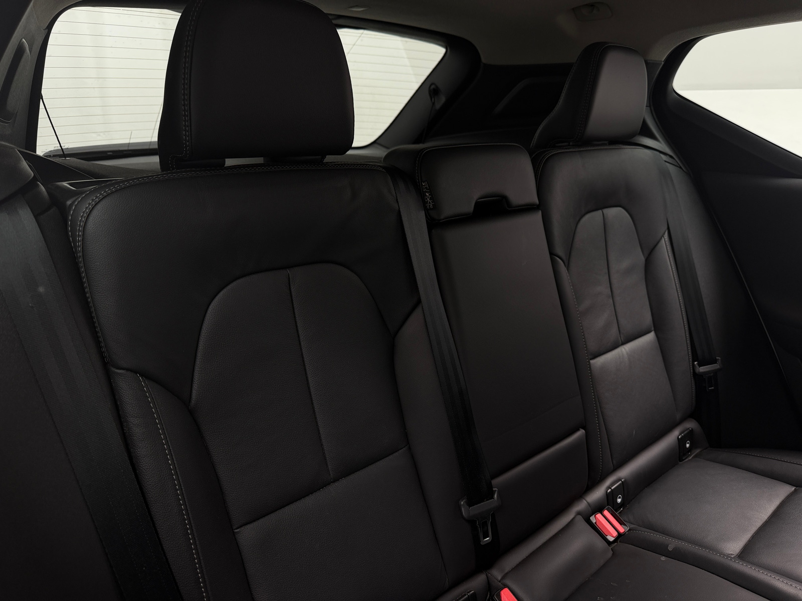 Thumbnail: 2026 Volvo XC40 - 5