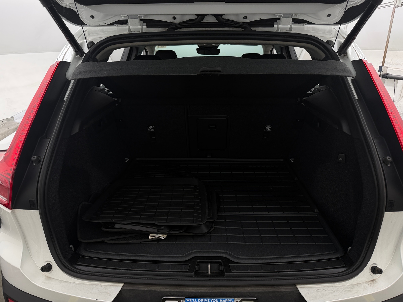 Thumbnail: 2026 Volvo XC40 - 6