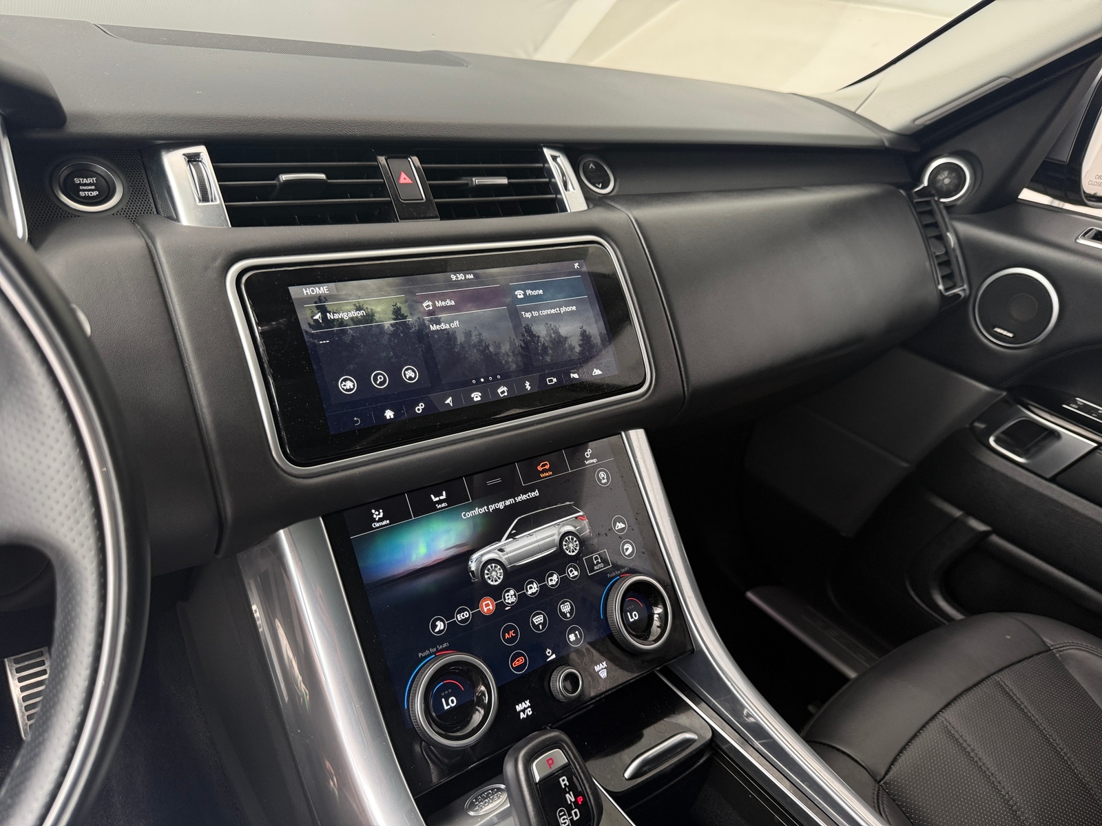 Thumbnail: 2020 Land Rover Range Rover Sport - 3