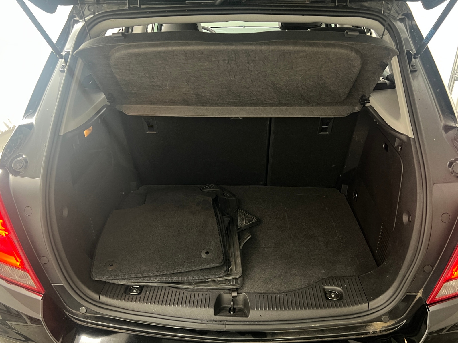 Thumbnail: 2017 Chevrolet Trax - 6