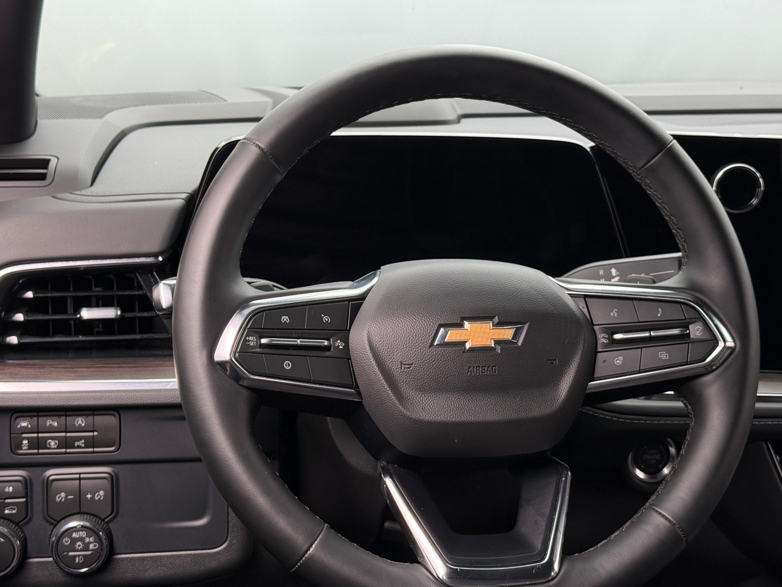 Thumbnail: 2026 Chevrolet Suburban - 4