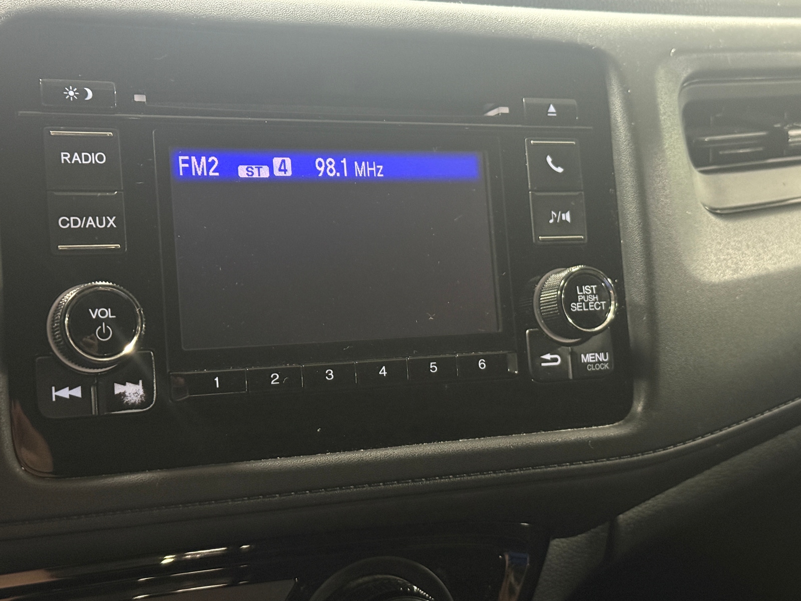 Thumbnail: 2016 Honda HR-V - 4