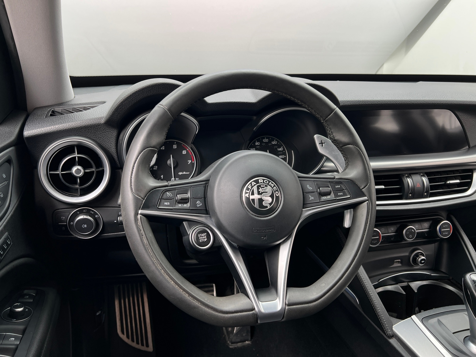 Thumbnail: 2018 Alfa Romeo Stelvio - 4
