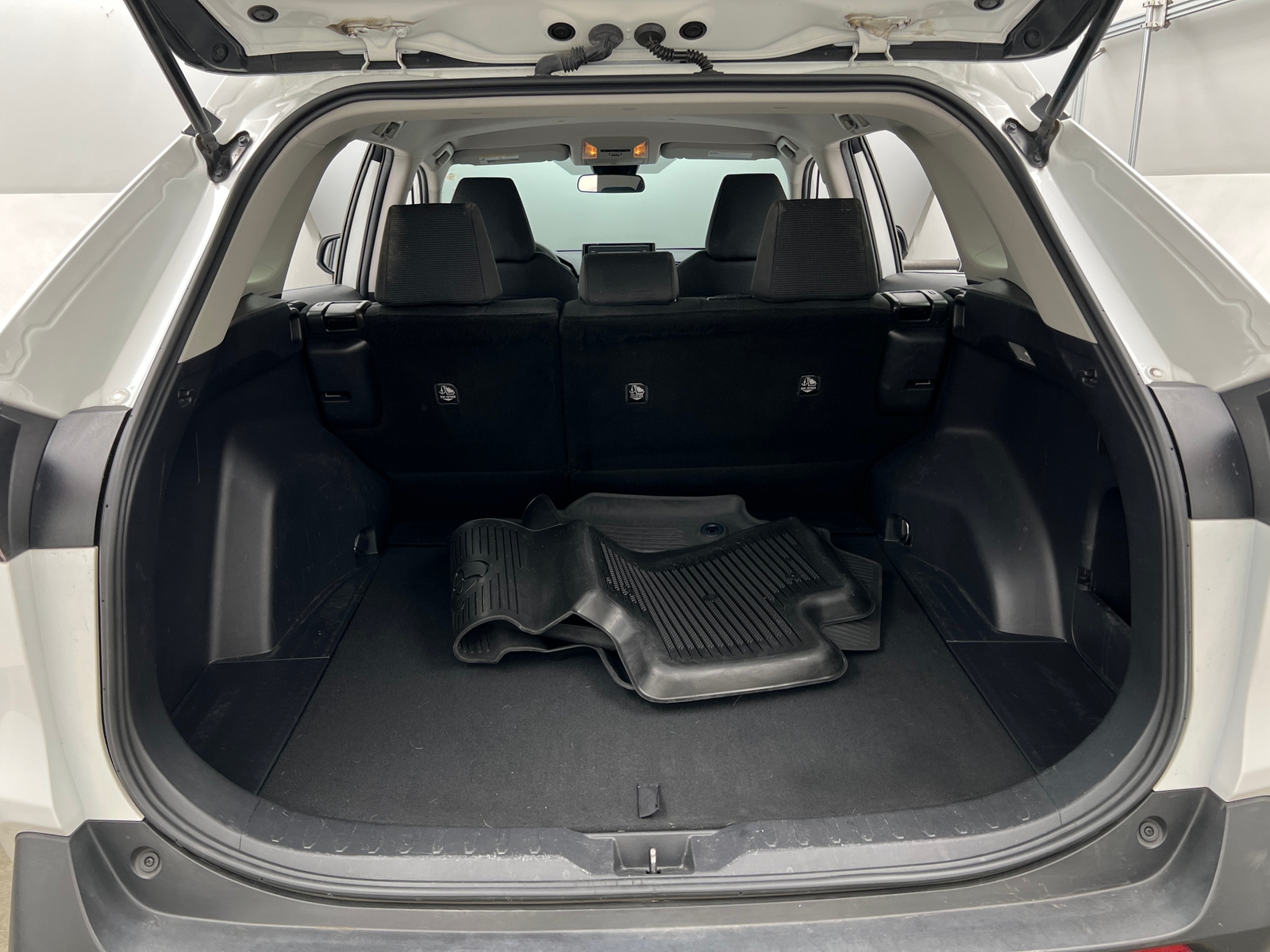 Thumbnail: 2021 Toyota RAV4 - 7