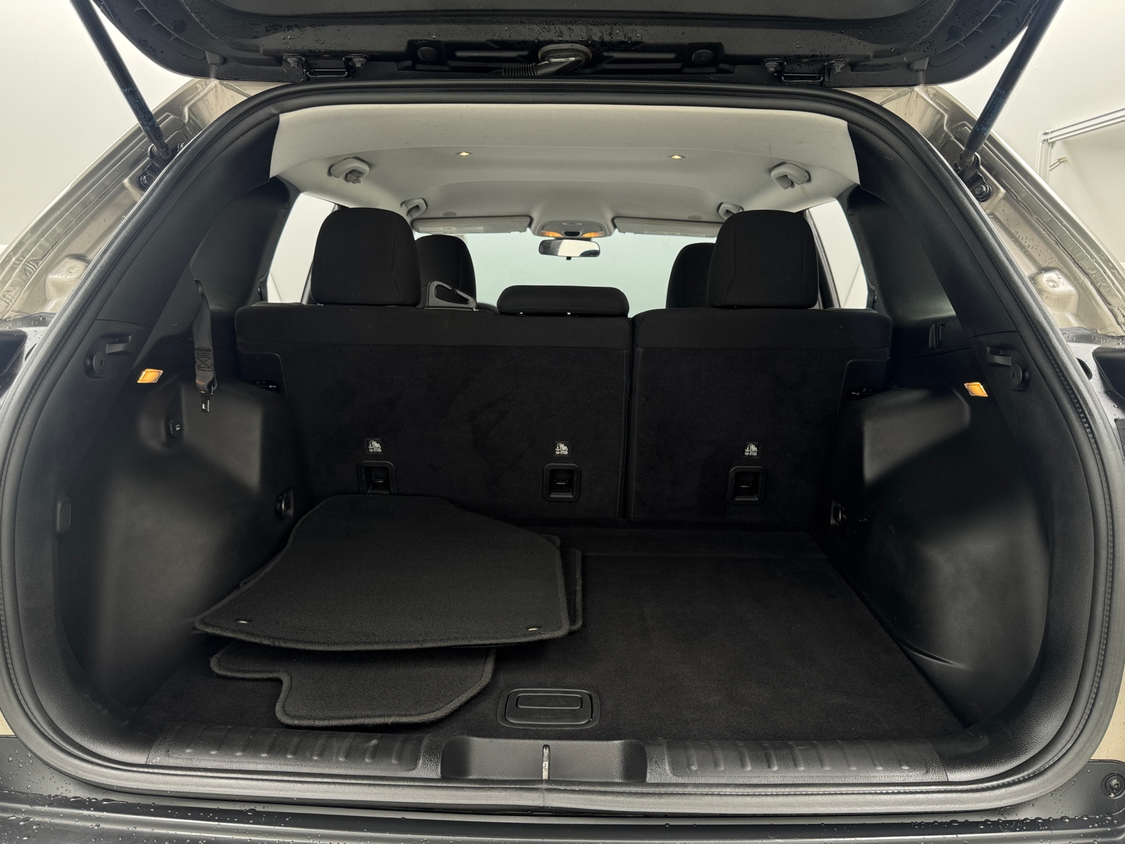 Thumbnail: 2019 Jeep Cherokee - 7