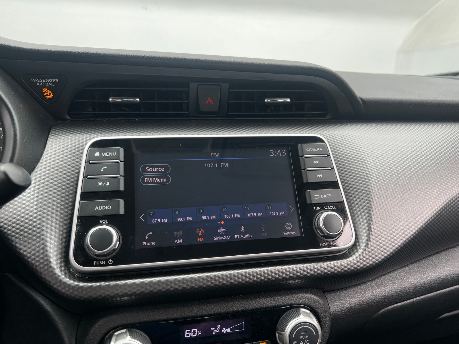 Thumbnail: 2019 Nissan Kicks - 4