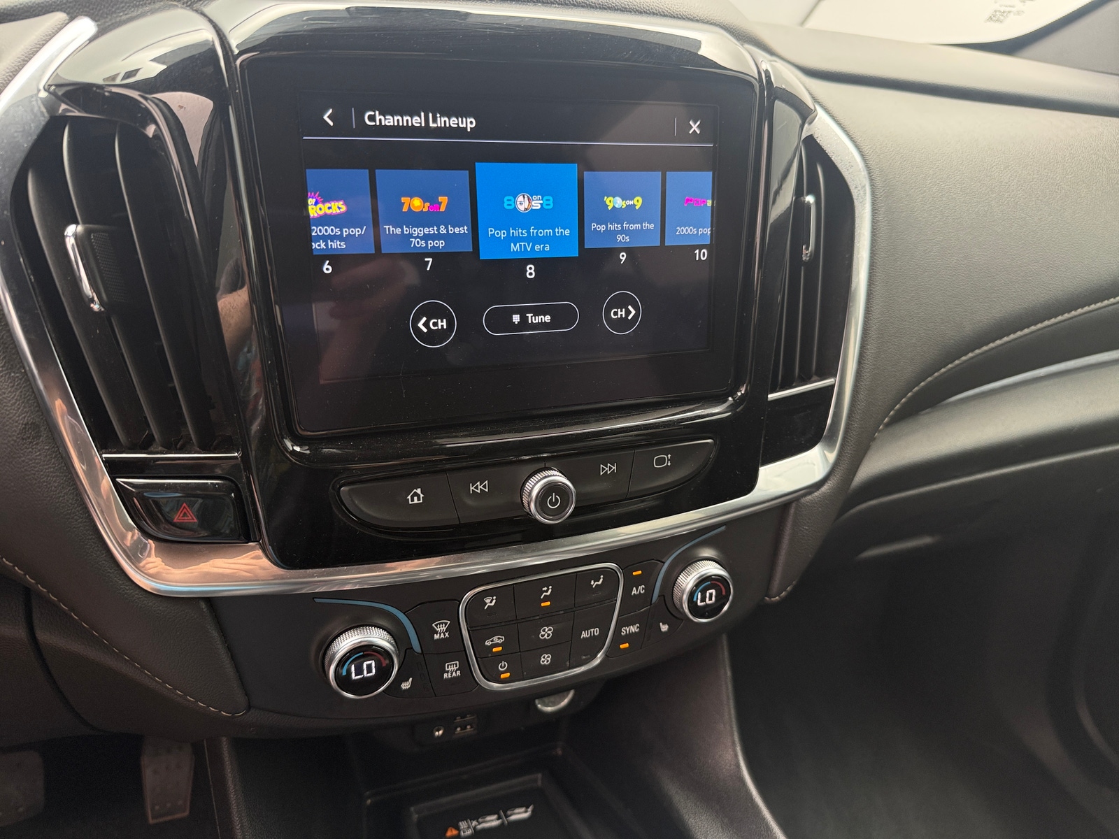 Thumbnail: 2023 Chevrolet Traverse - 3