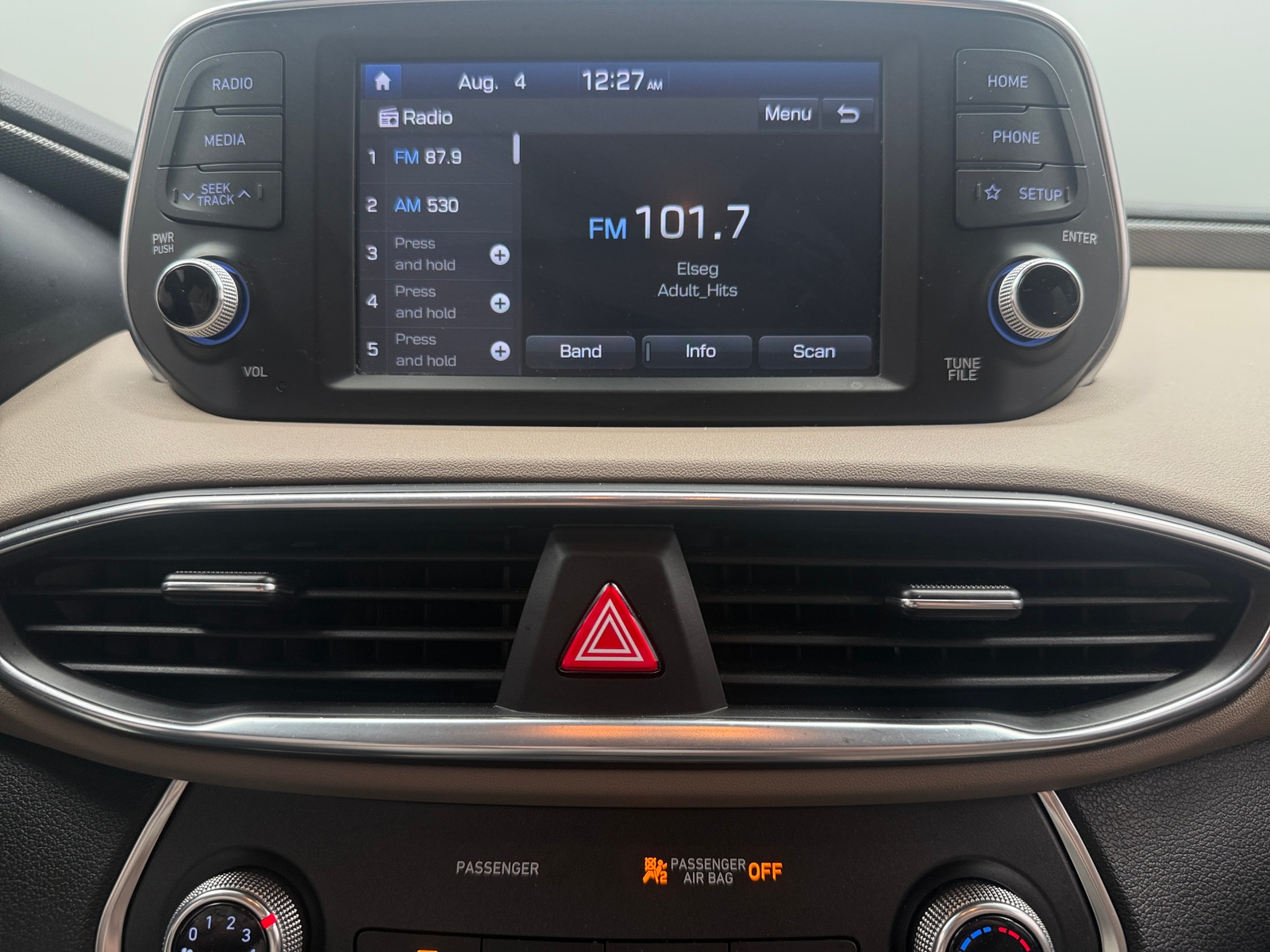 Thumbnail: 2019 Hyundai Santa Fe - 4