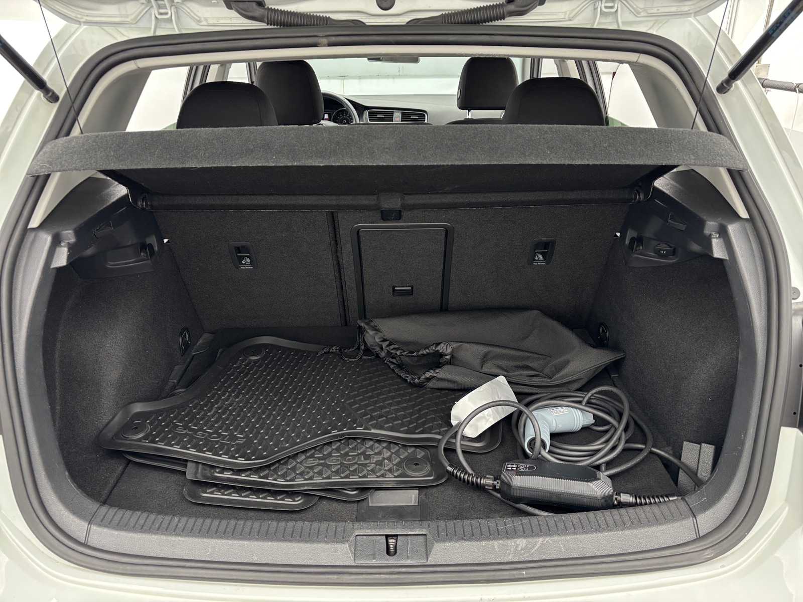 Thumbnail: 2019 Volkswagen e-Golf - 7