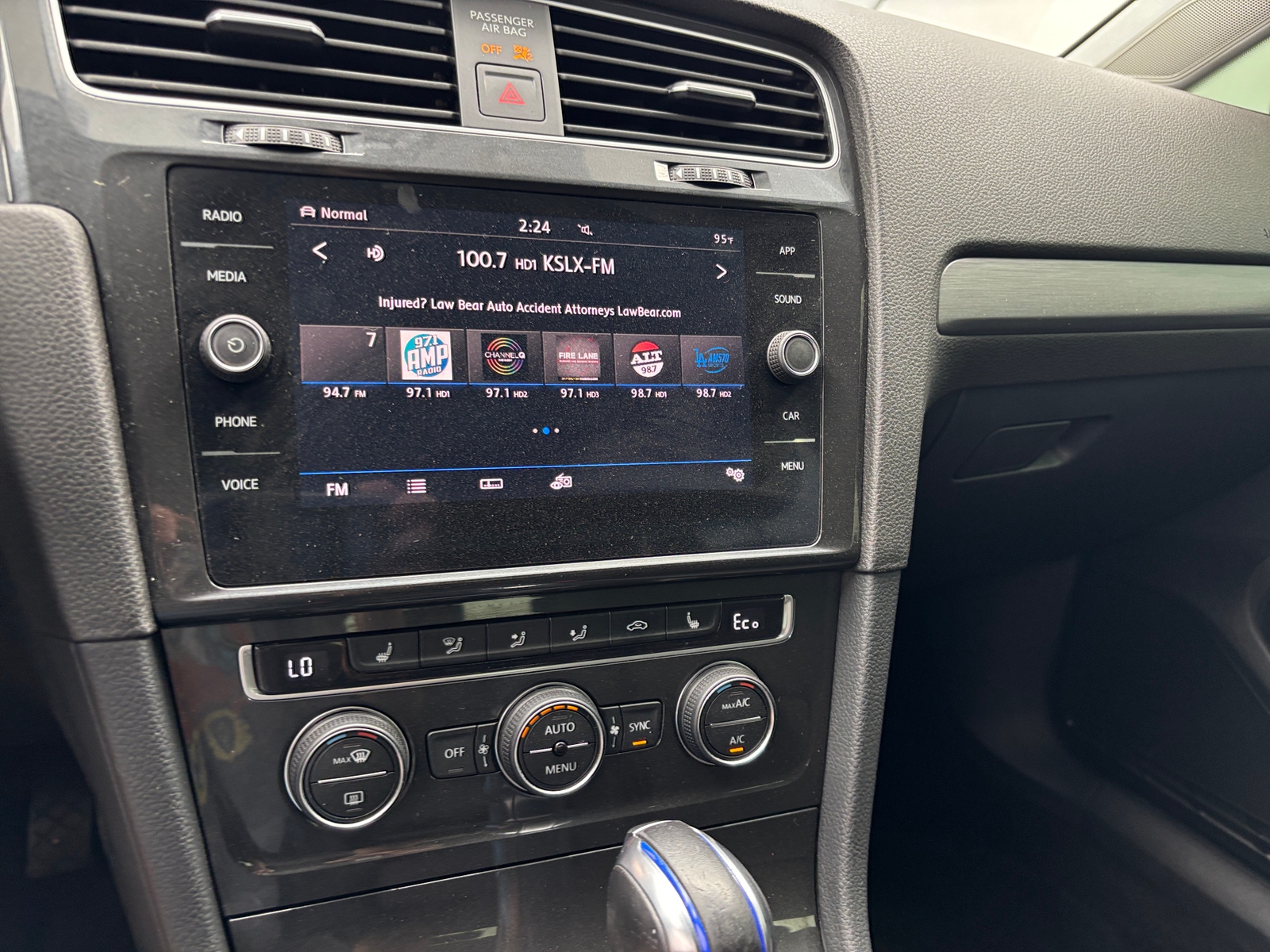 Thumbnail: 2019 Volkswagen e-Golf - 4