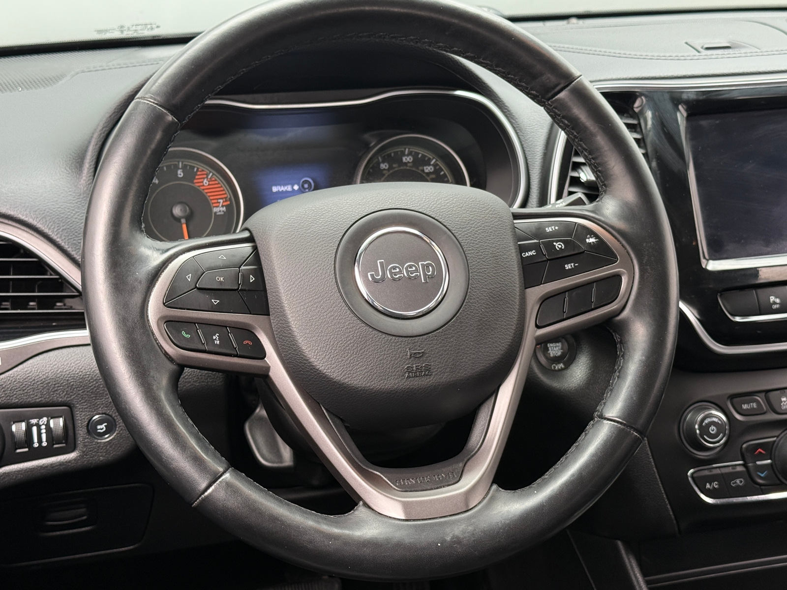 Thumbnail: 2020 Jeep Cherokee - 4