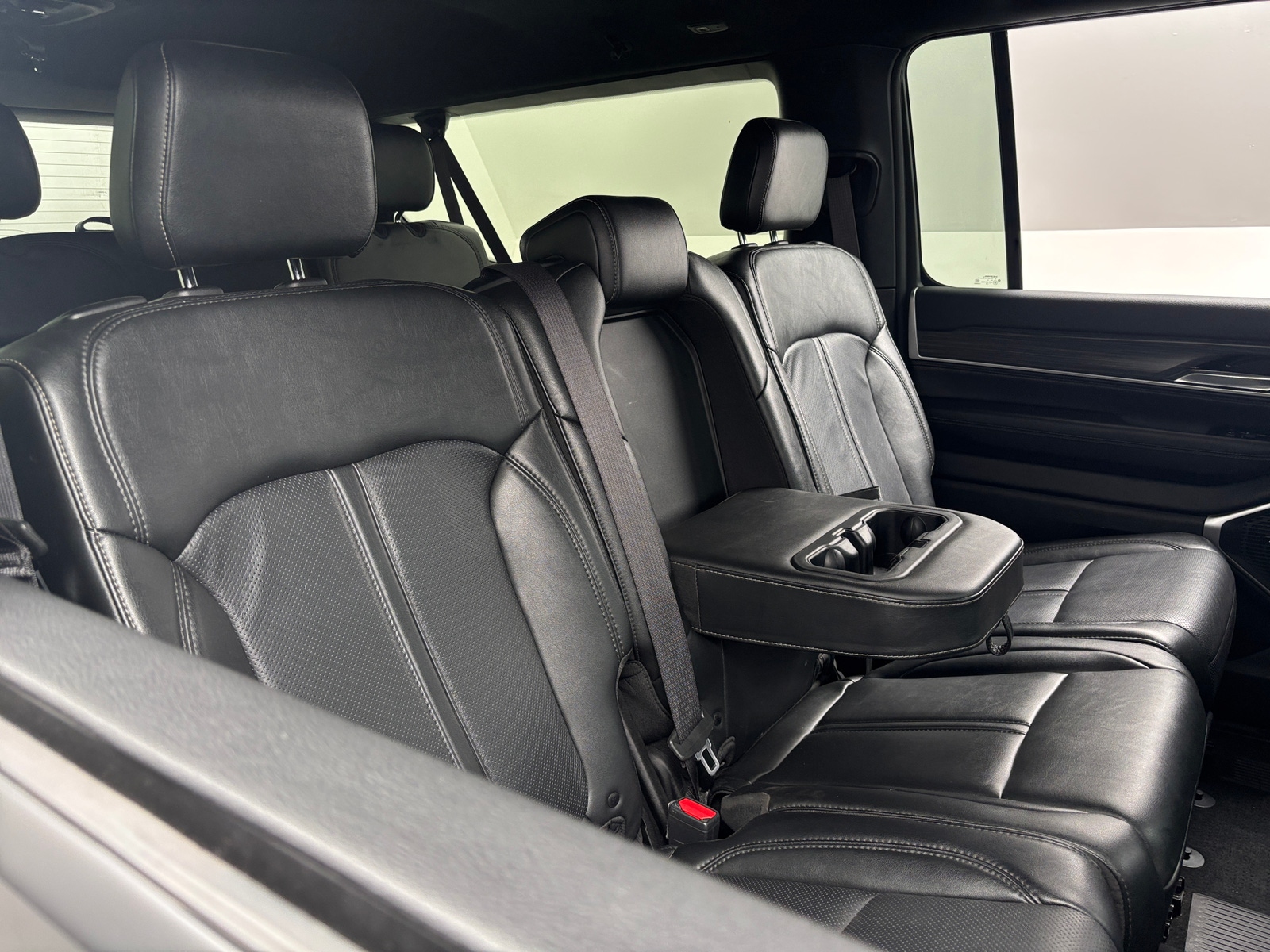 Thumbnail: 2023 Jeep Wagoneer - 5