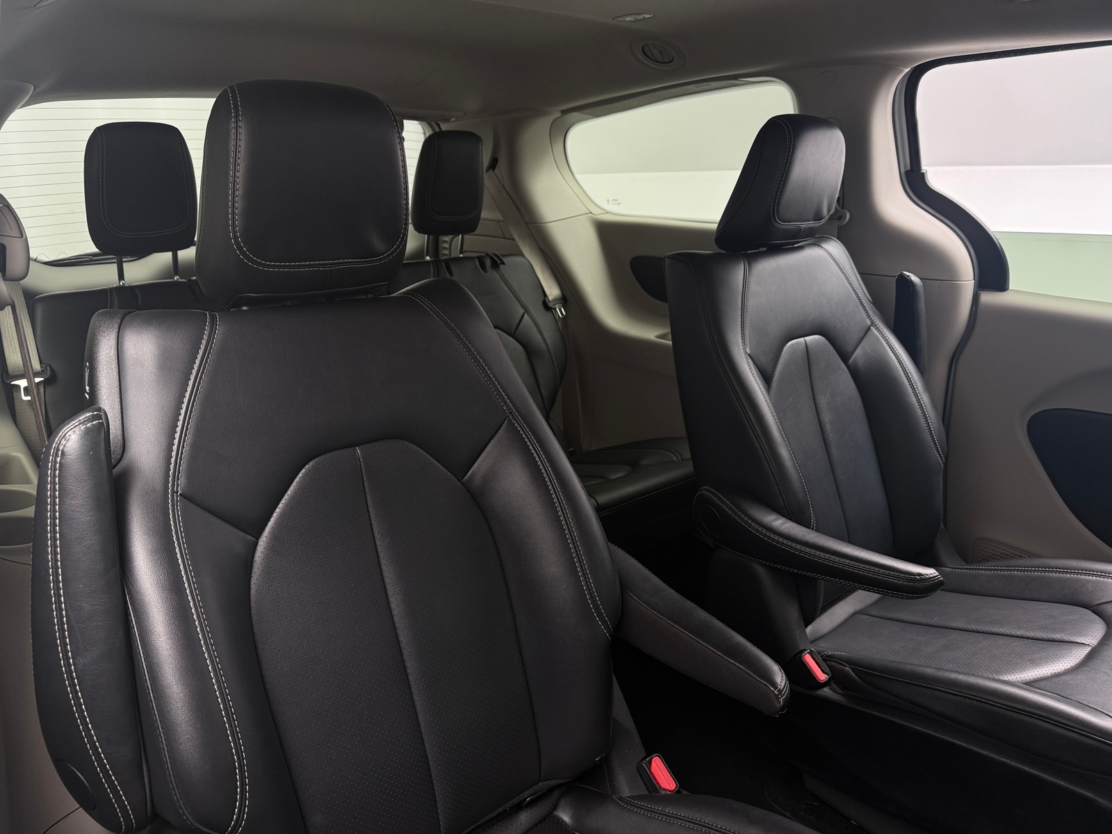 Thumbnail: 2024 Chrysler Pacifica - 5