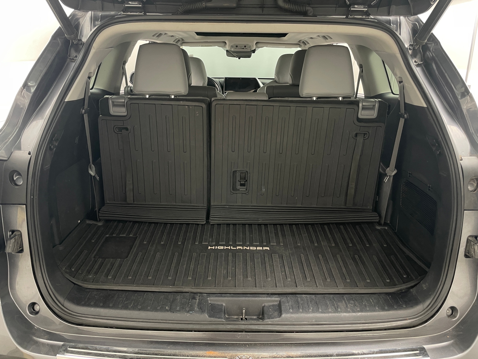Thumbnail: 2020 Toyota Highlander - 6