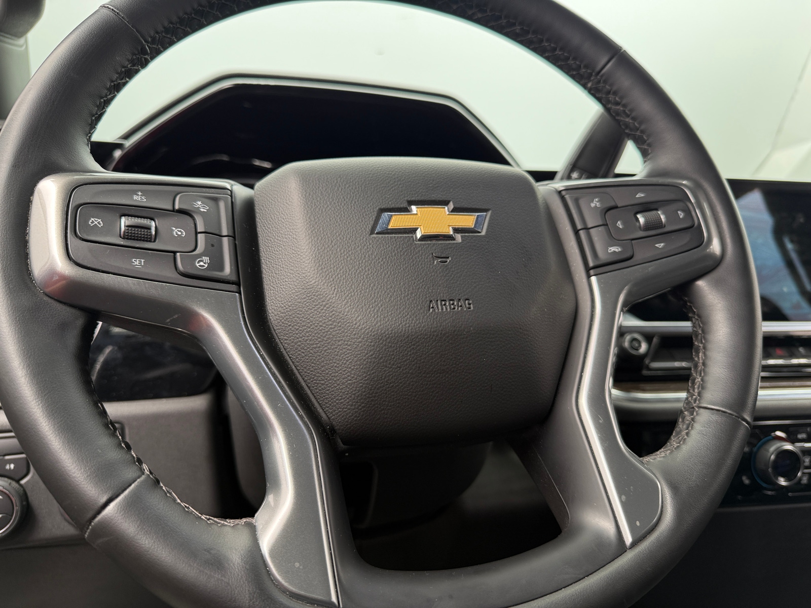 Thumbnail: 2023 Chevrolet Silverado 1500 - 5