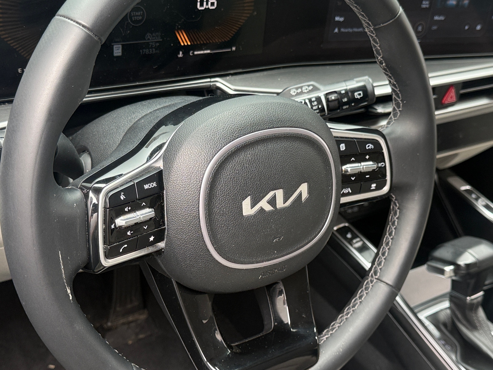 Thumbnail: 2025 Kia Sorento - 4