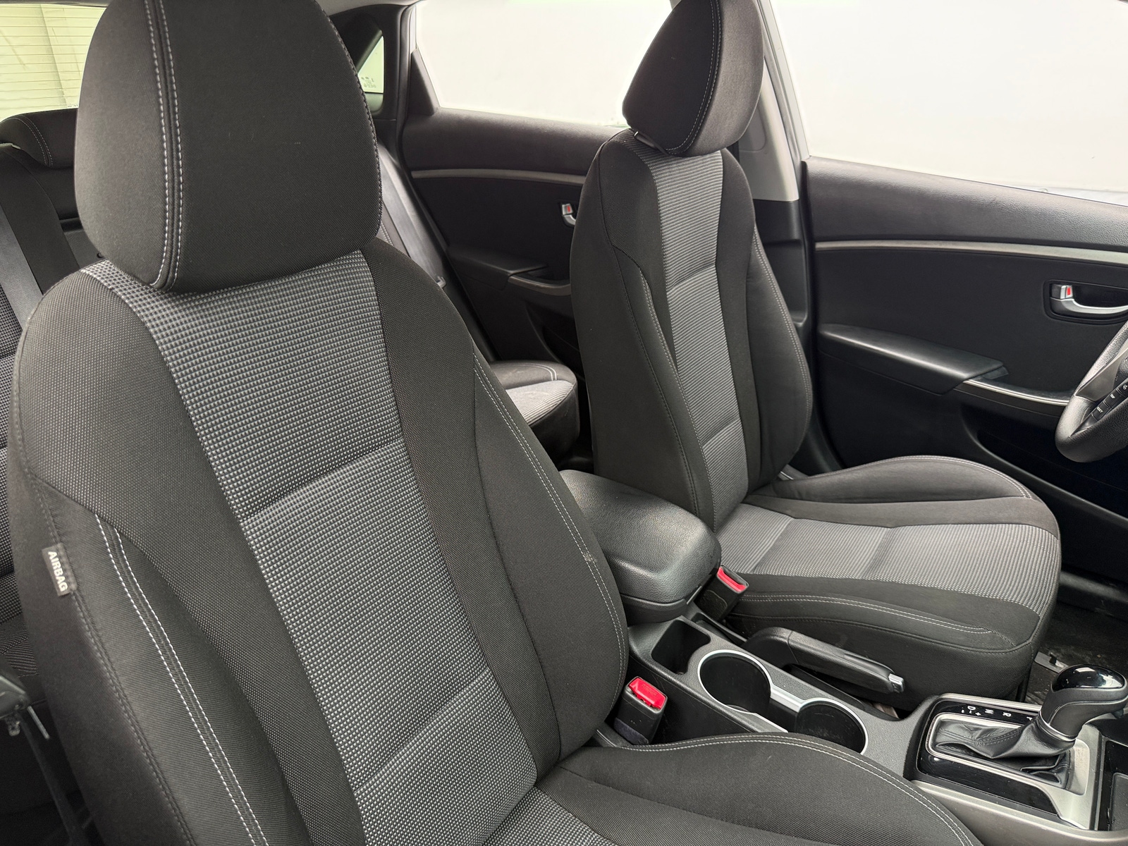 Thumbnail: 2016 Hyundai Elantra - 2