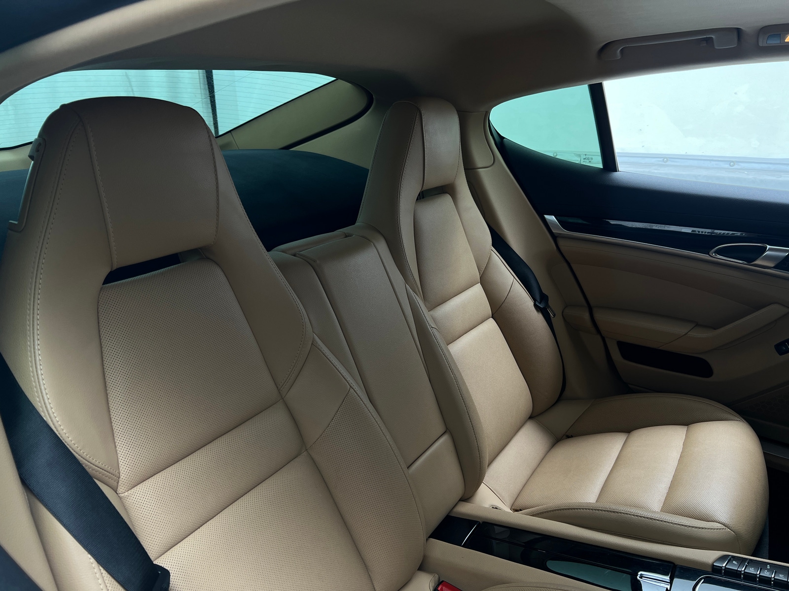 Thumbnail: 2015 Porsche Panamera - 5