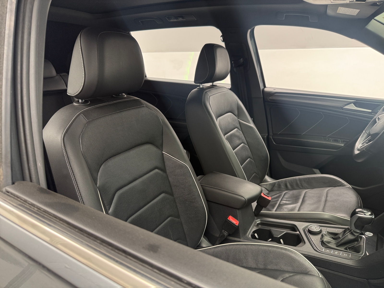 Thumbnail: 2023 Volkswagen Tiguan - 2
