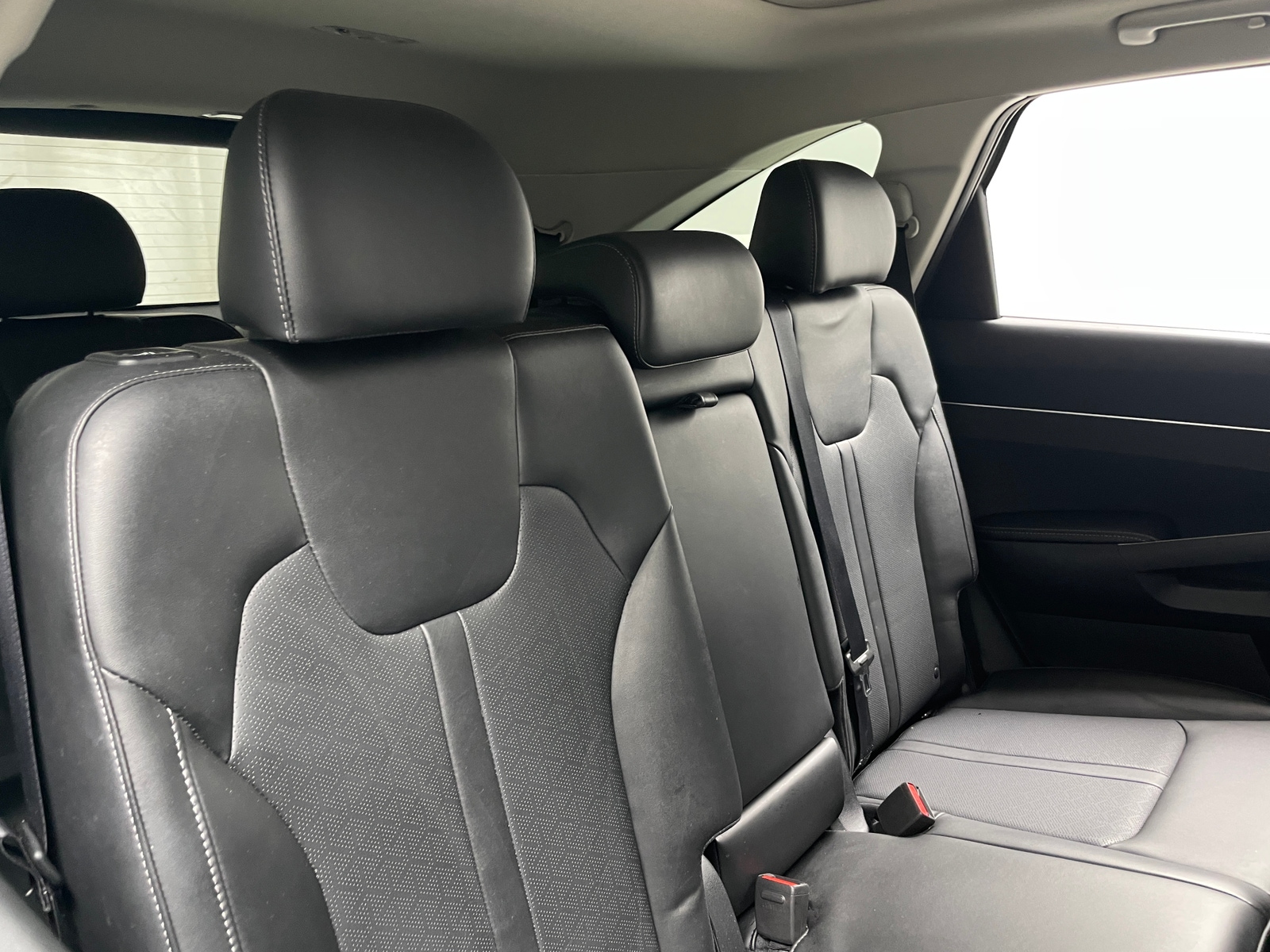 Thumbnail: 2023 Kia Sorento - 5