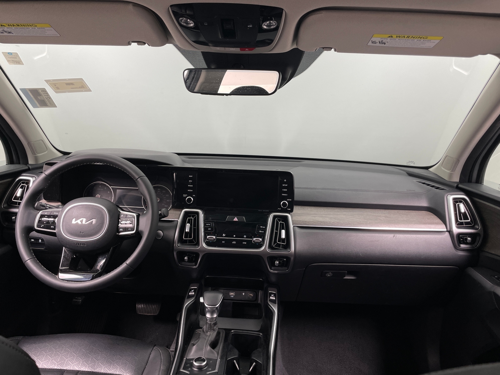 Thumbnail: 2023 Kia Sorento - 2
