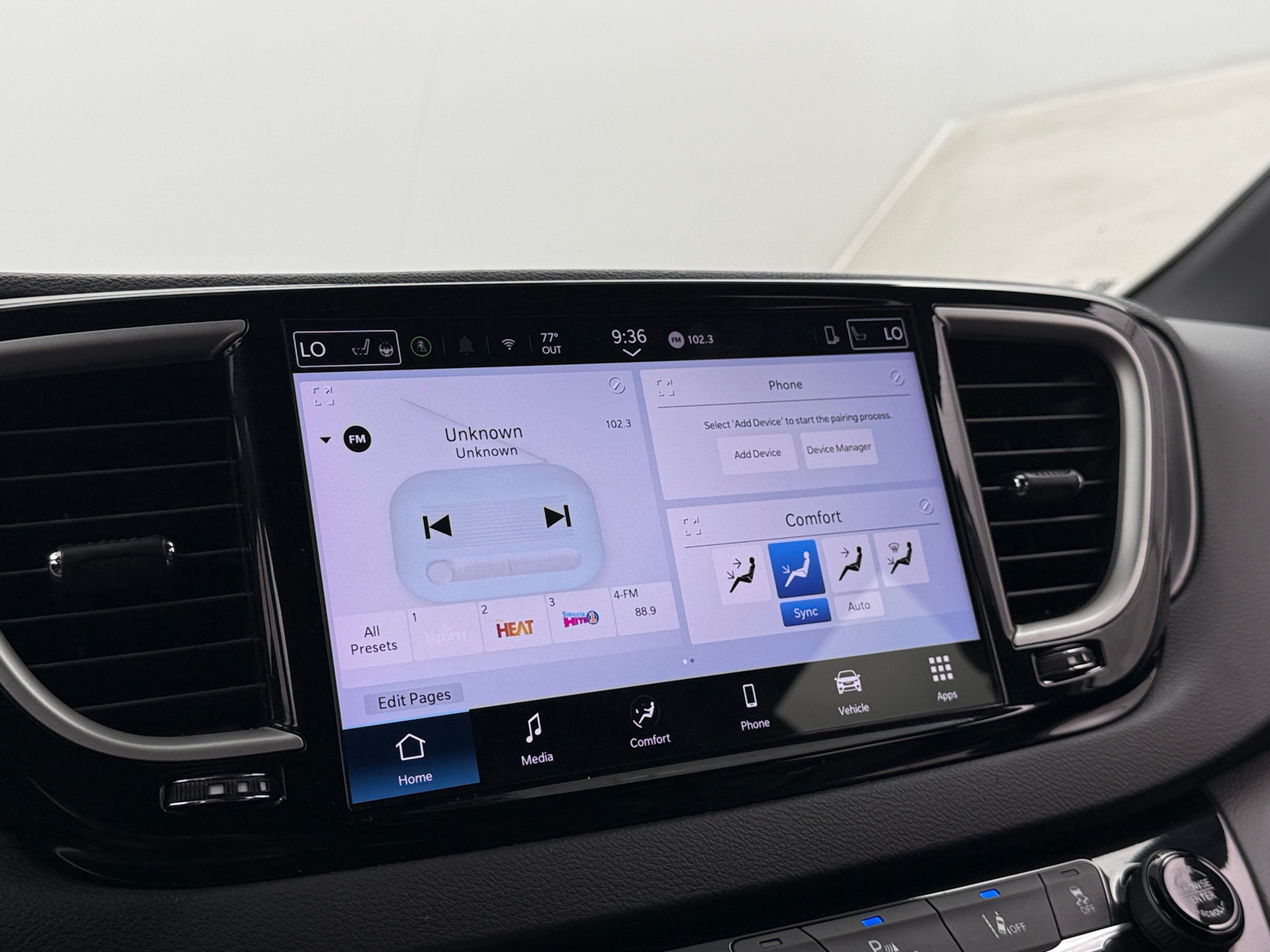 Thumbnail: 2025 Chrysler Pacifica - 3