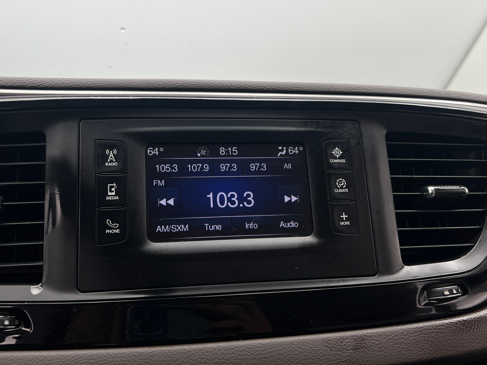 Thumbnail: 2017 Chrysler Pacifica - 3