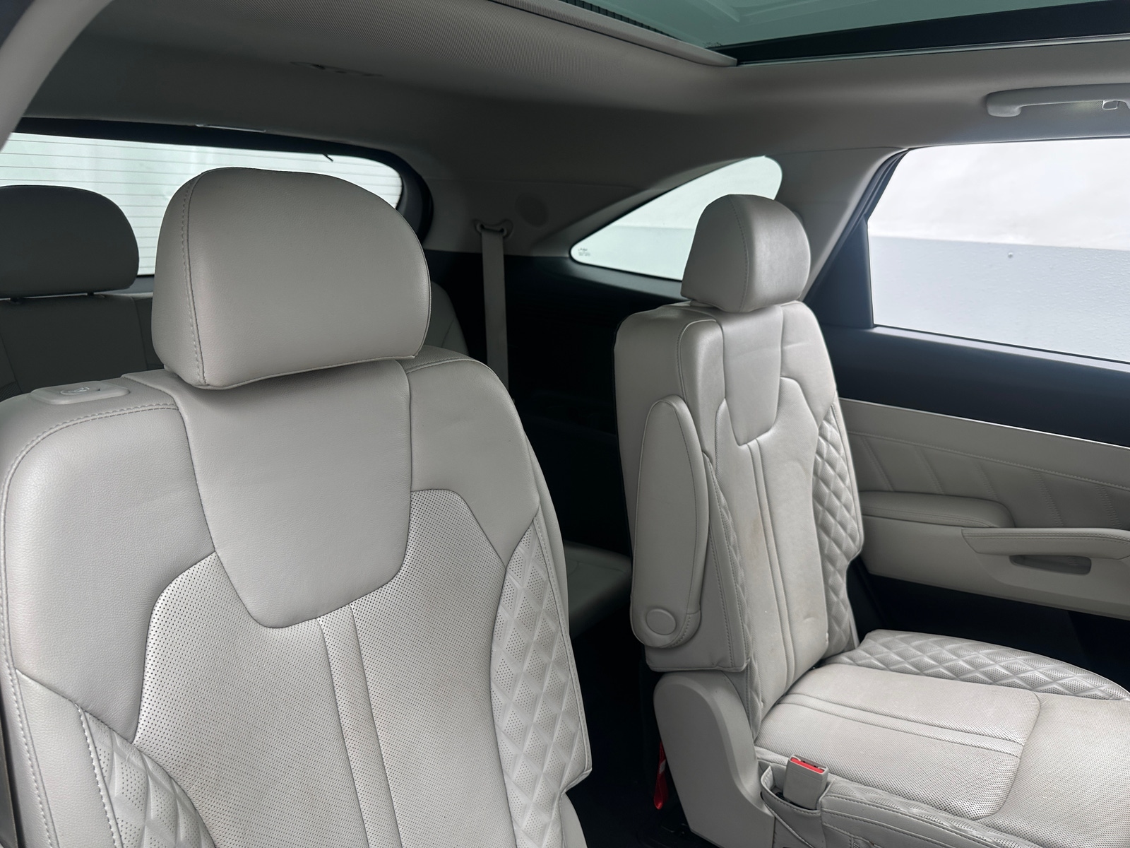 Thumbnail: 2022 Kia Sorento - 5