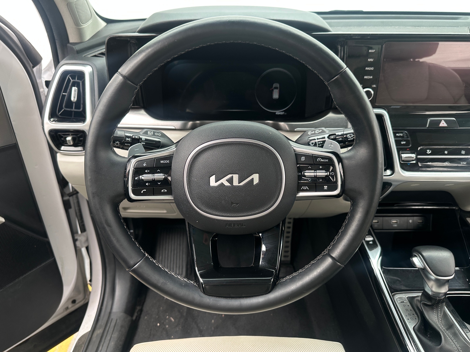 Thumbnail: 2022 Kia Sorento - 4
