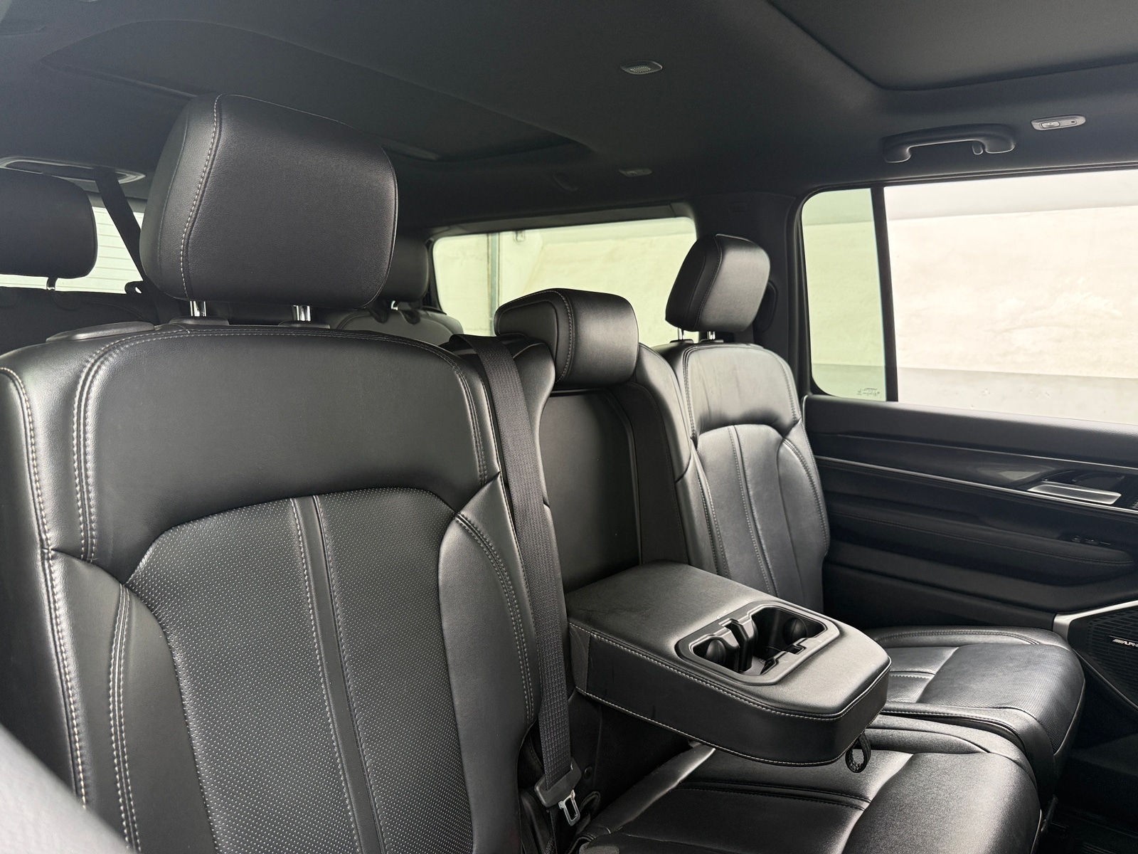 Thumbnail: 2022 Jeep Wagoneer - 5