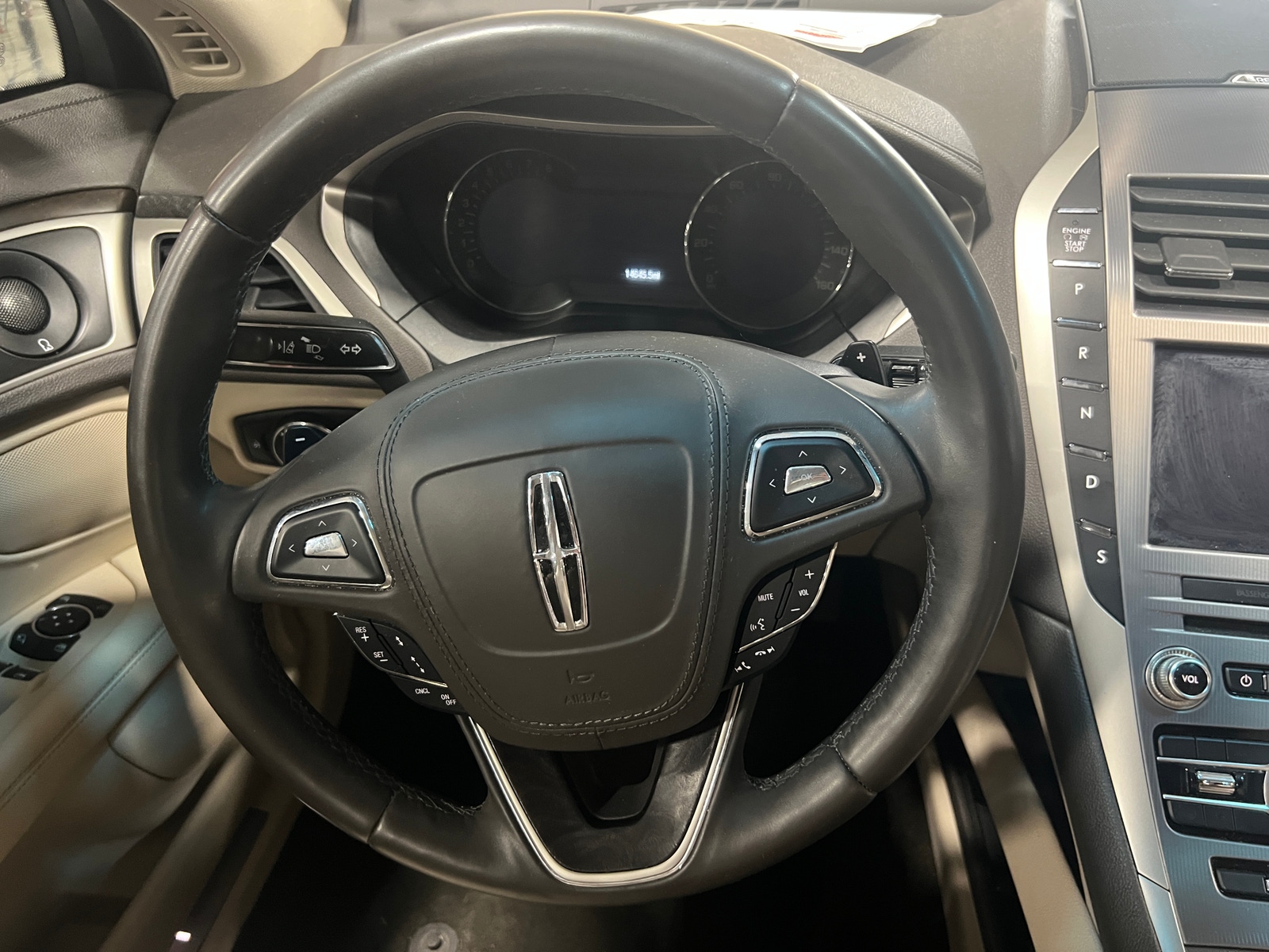 Thumbnail: 2020 Lincoln MKZ - 4