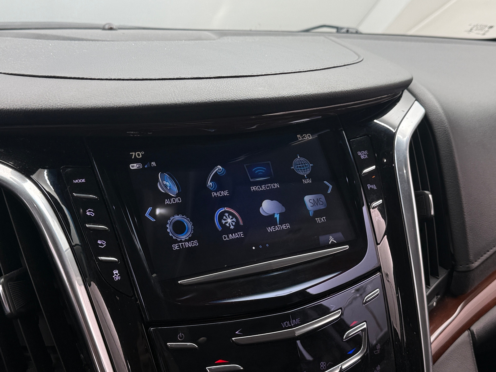 Thumbnail: 2019 Cadillac Escalade - 3