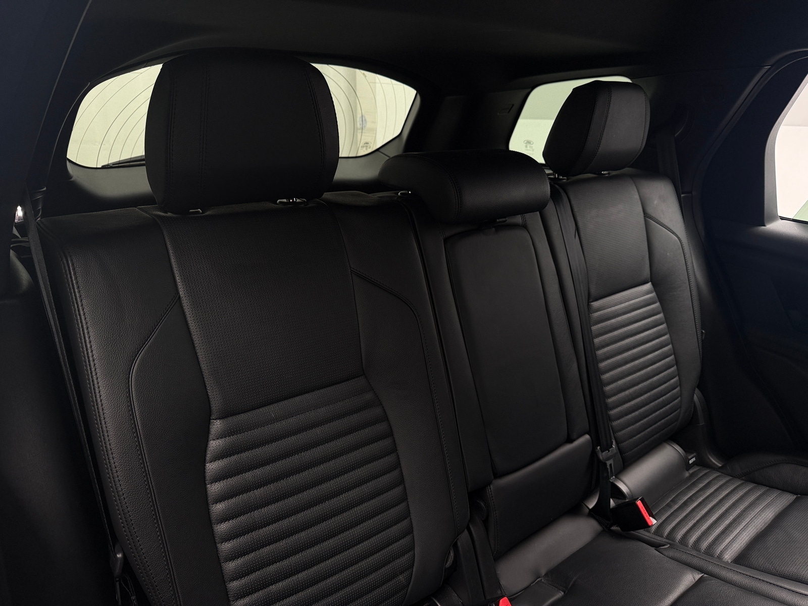Thumbnail: 2021 Land Rover Discovery Sport - 5