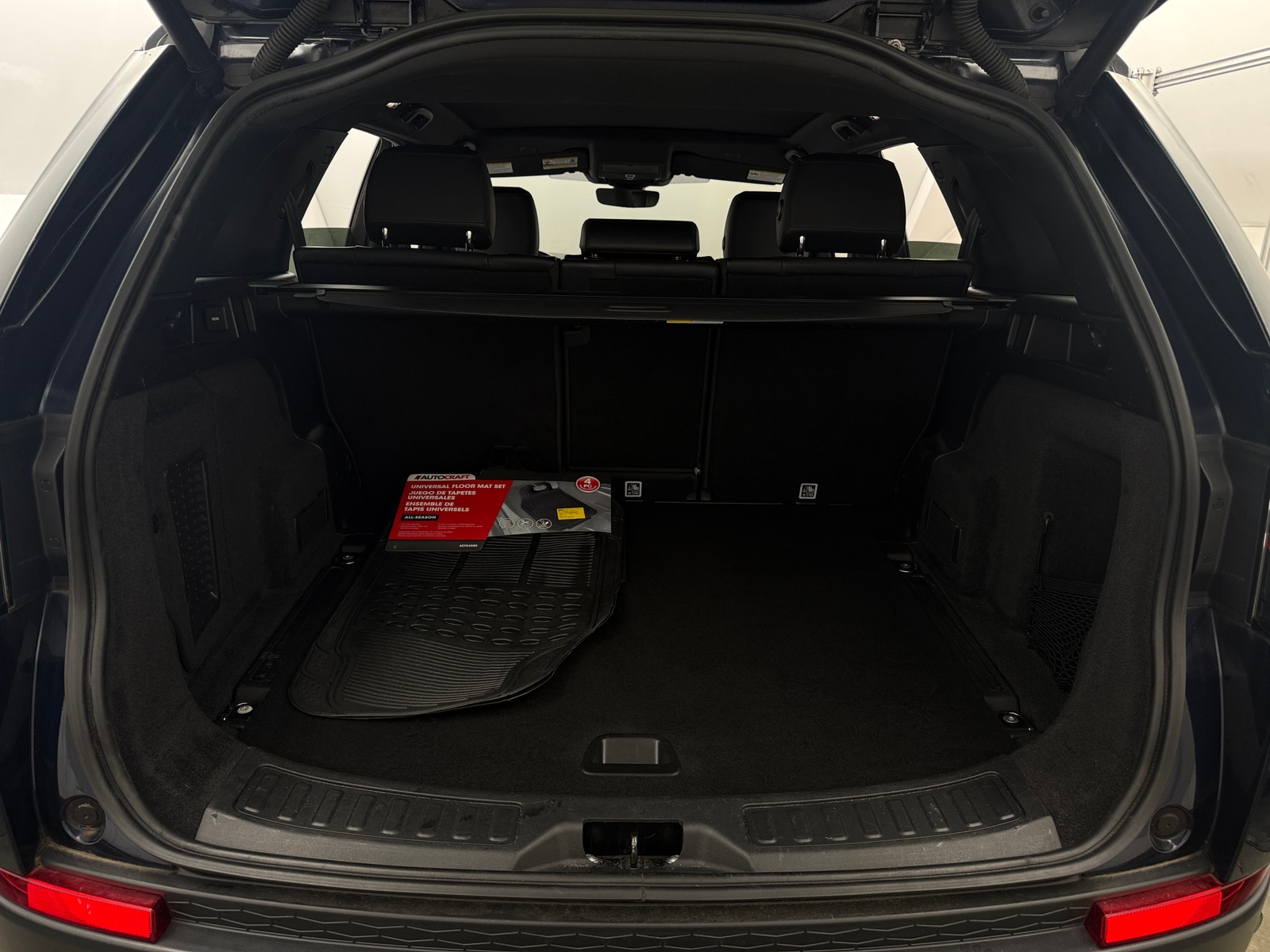 Thumbnail: 2021 Land Rover Discovery Sport - 6