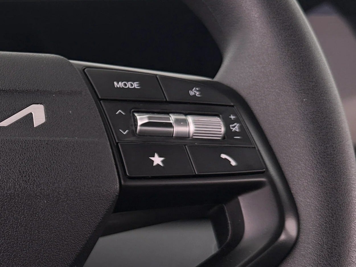 2025 Kia K4 LXS - Photo 15