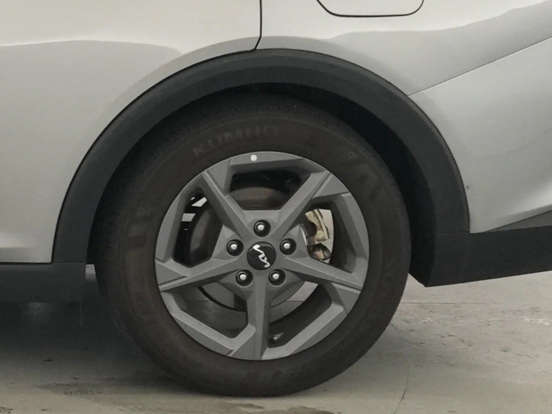 2025 Kia K4 LXS - Photo 16
