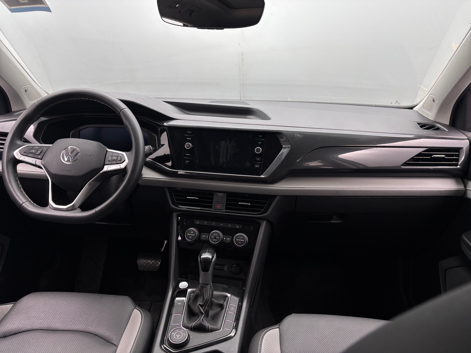 Thumbnail: 2023 Volkswagen Taos - 3