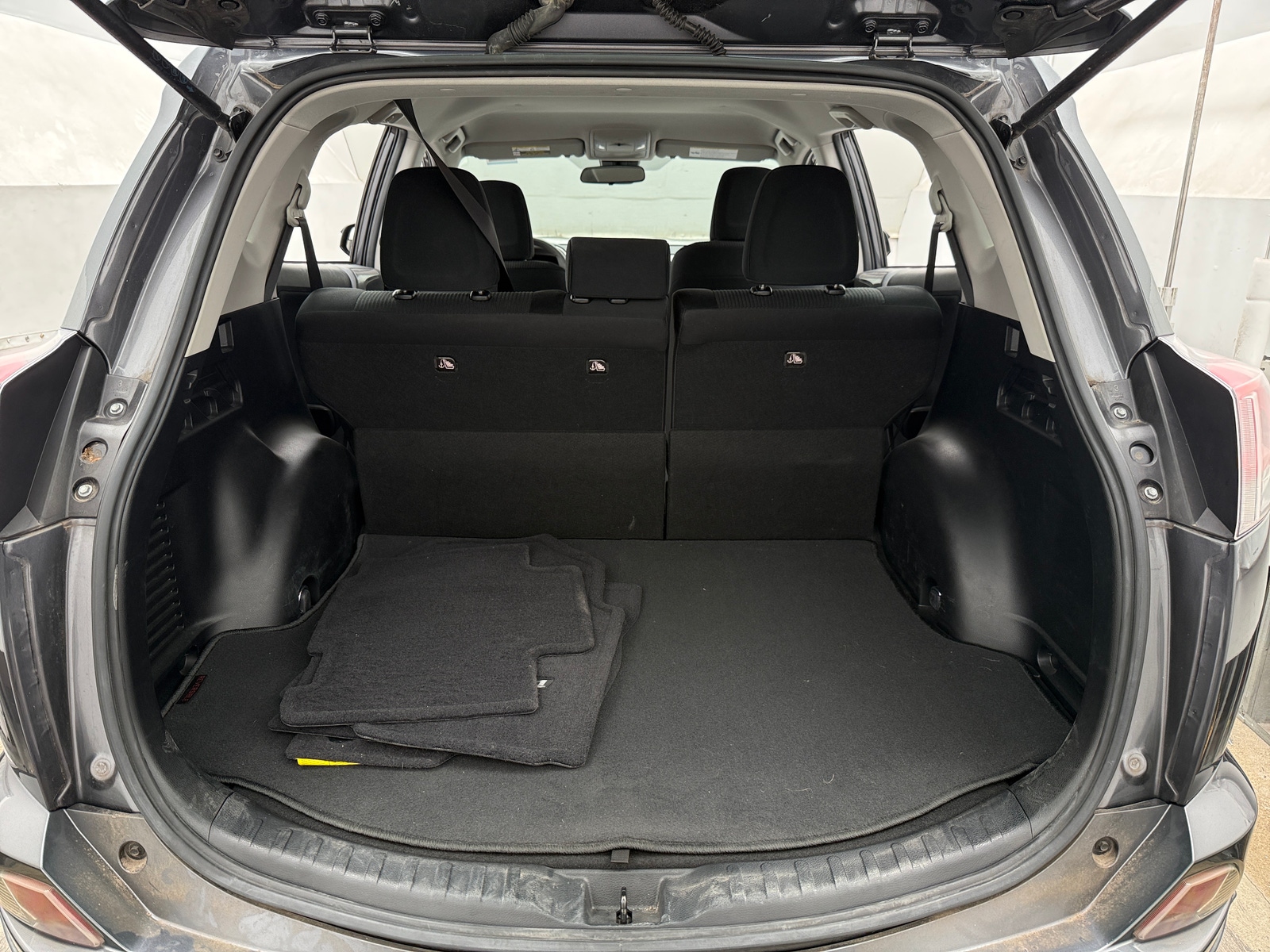 Thumbnail: 2017 Toyota RAV4 - 7