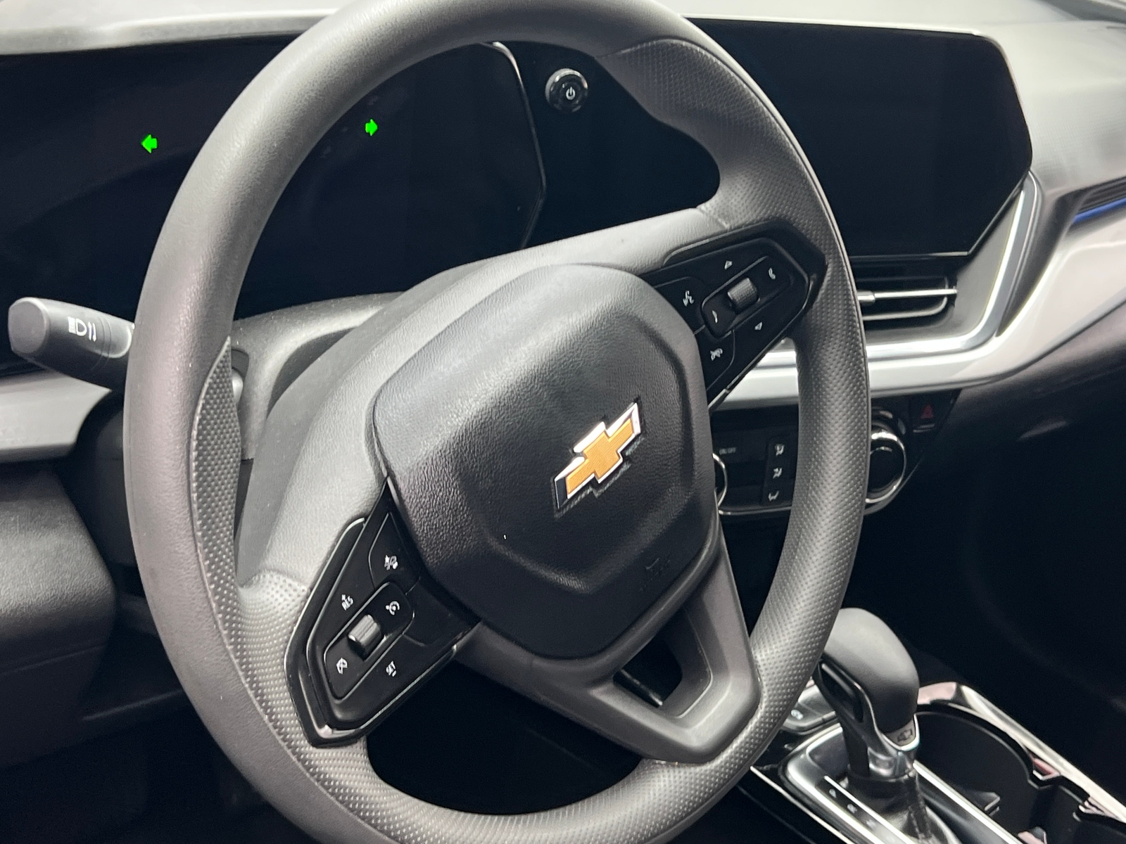 Thumbnail: 2025 Chevrolet Trax - 4