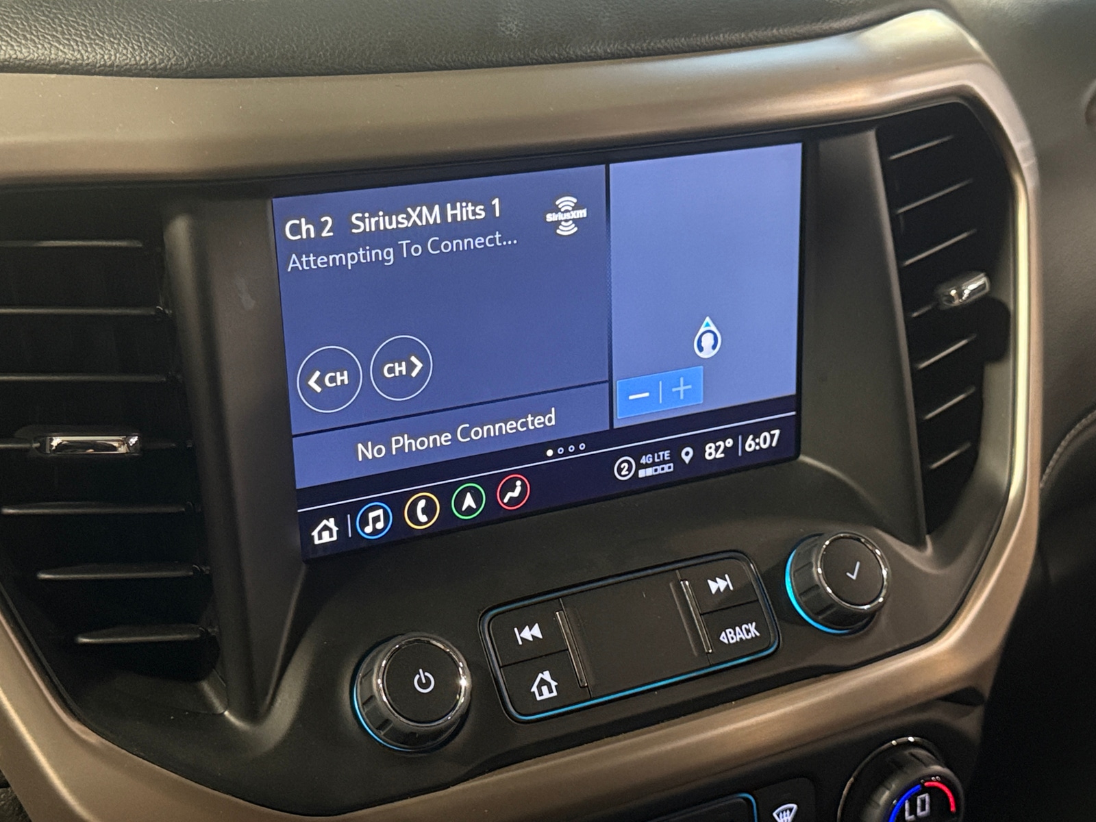 Thumbnail: 2023 GMC Acadia - 3