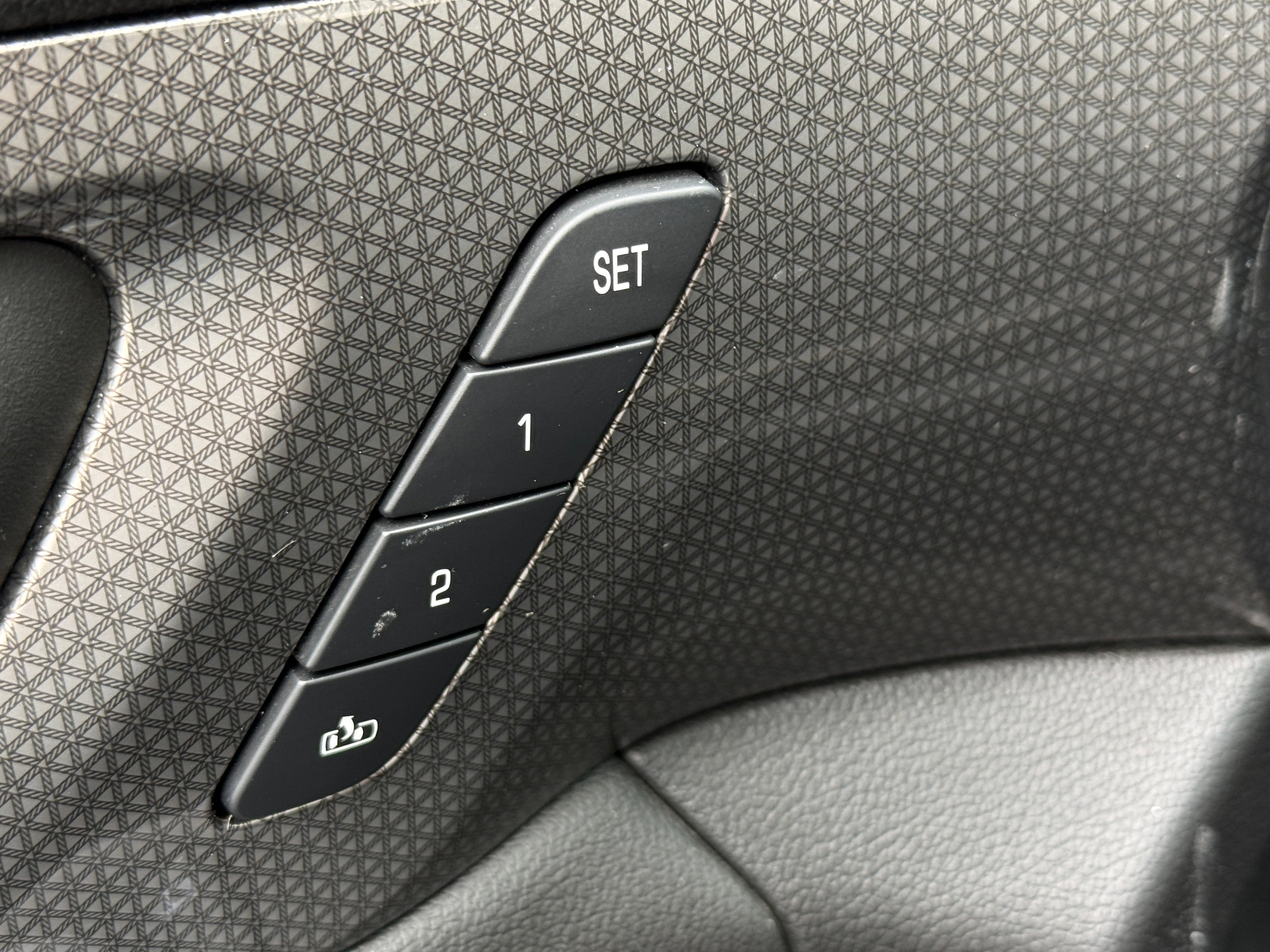 2023 Chevrolet Traverse Premier - Photo 16