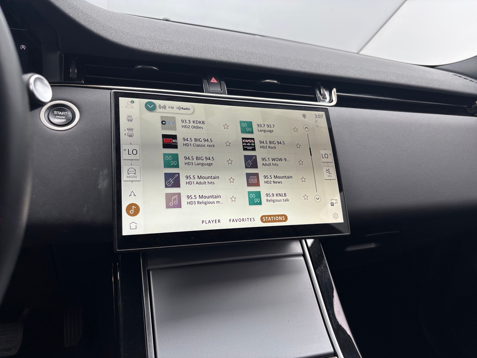 Thumbnail: 2024 Land Rover Range Rover Evoque - 3